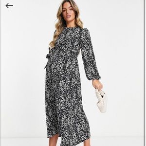 Long sleeve midi maternity dress
